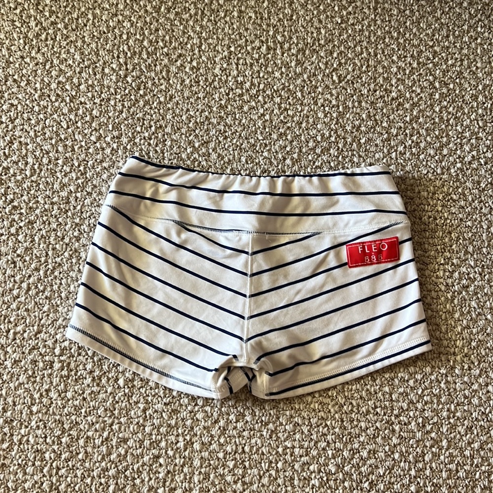 Fleo Shorts
